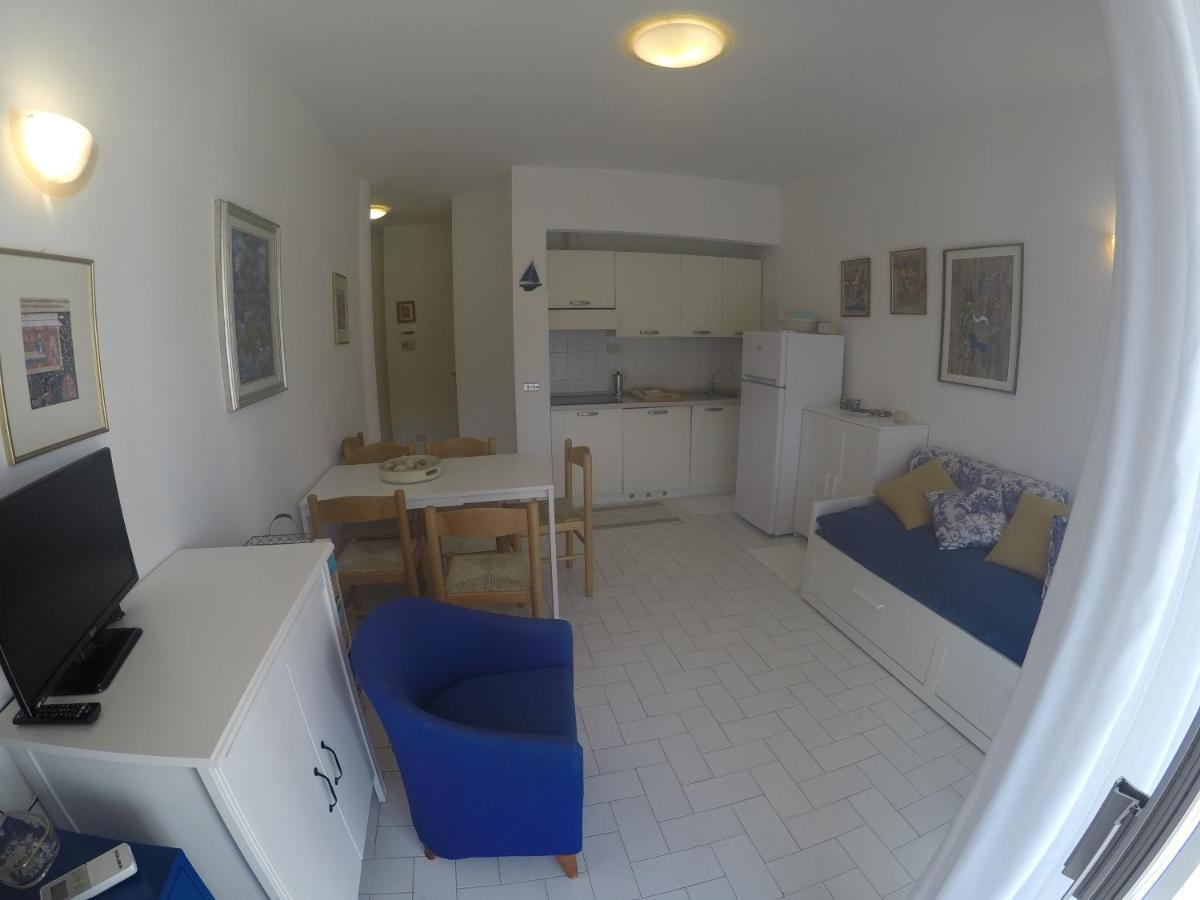 Residence Selenis Bilocale Vista Piscina - Agenzia Cocal 카오를레 외부 사진