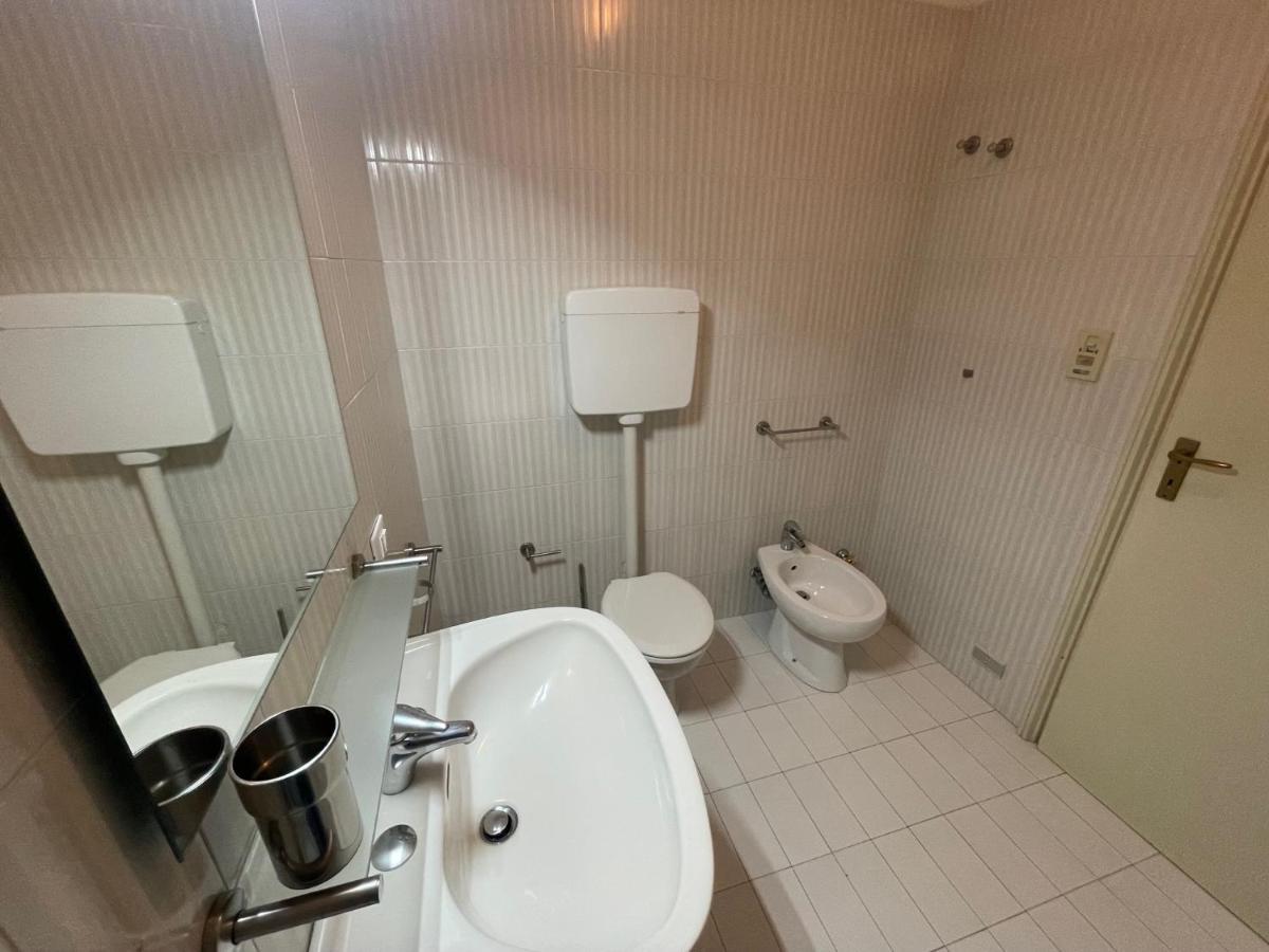 Residence Selenis Bilocale Vista Piscina - Agenzia Cocal 카오를레 외부 사진